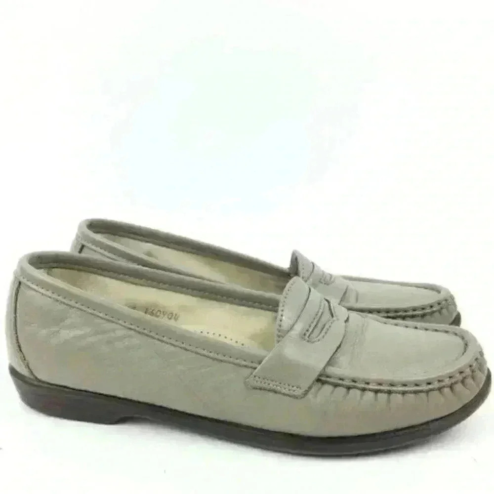 Sas Womans Flats Sz 7 S Gray Leather Slip On Penny
